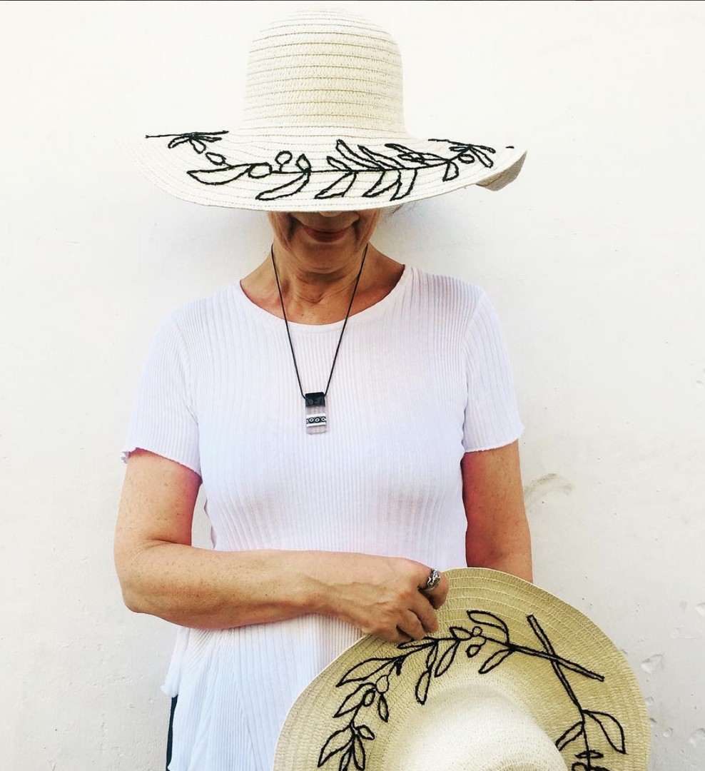 A  Avó  Veio  Trabalhar 